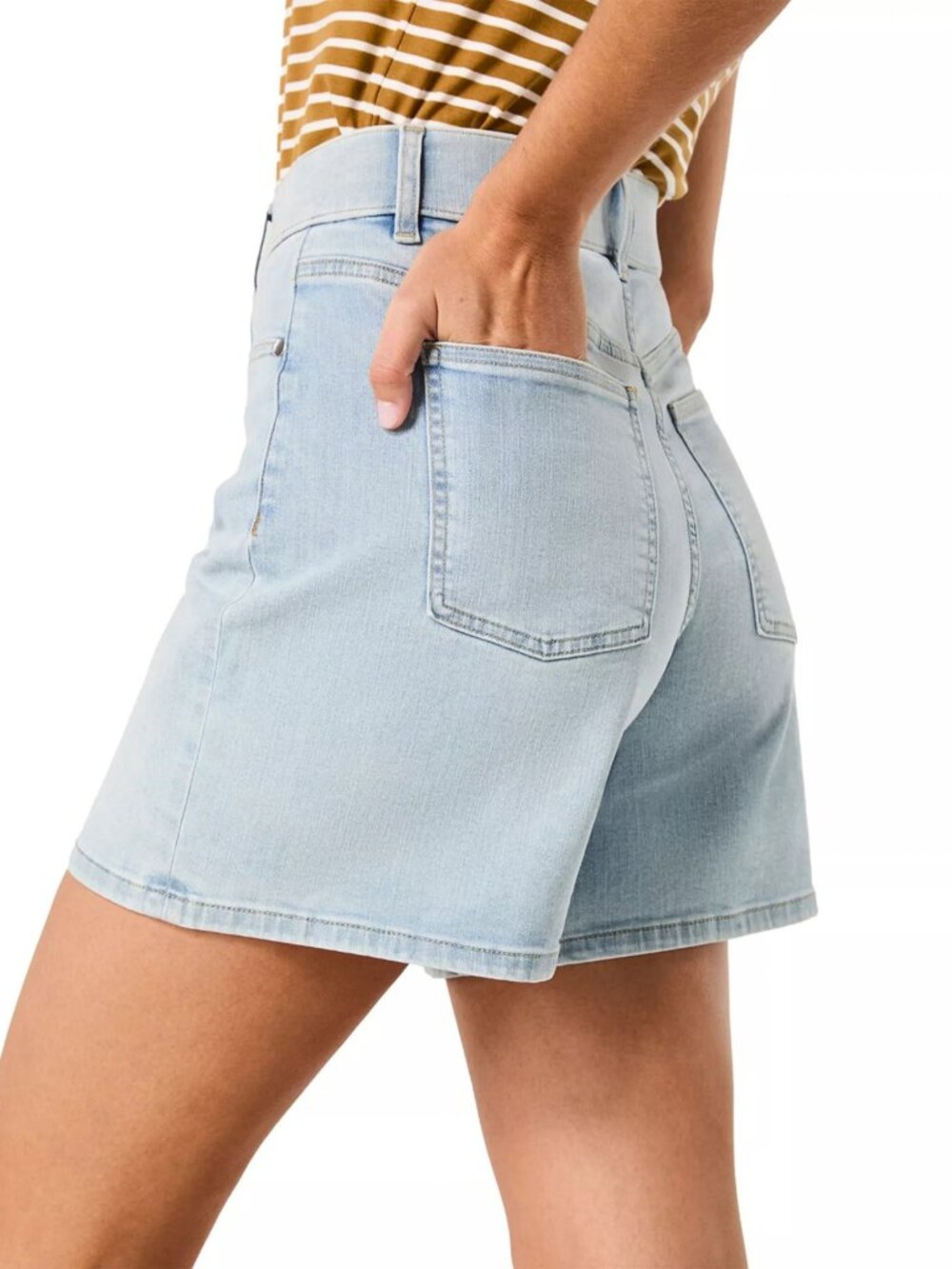NWT Spanx High-Waist Pull-On 7" Denim Shorts in Turner Wash Small